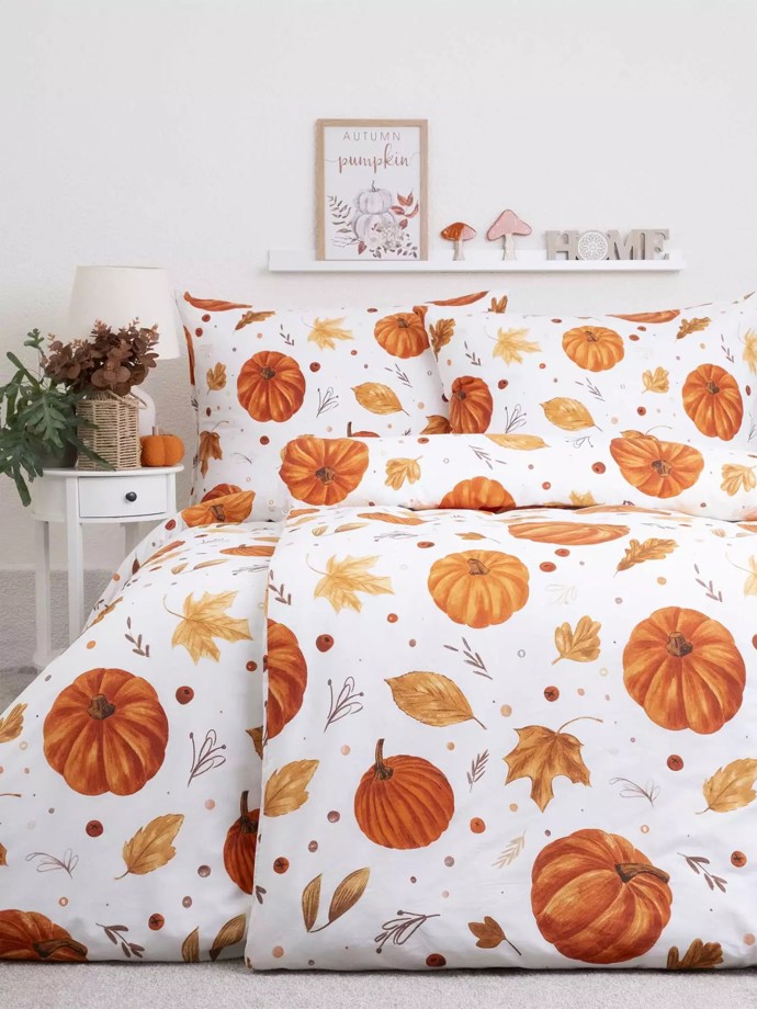 Krásné podzimní povlečení vás dostane do perfektní nálady. Stačí už jen hrnek s horkým kakaem a trocha času. 
