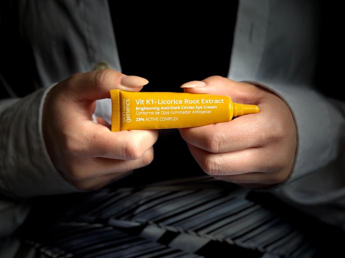 Oční krém proti tmavým kruhům, Skin Genererics, 595 Kč
Oční krém proti tmavým kruhům, Skin Genererics, 595 Kč