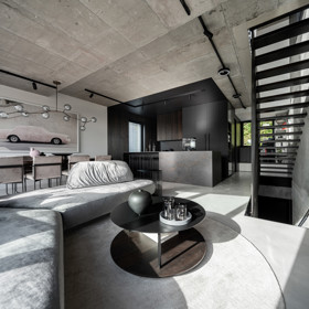 Když se potkají odvážní majitelé, otevřený developer a architekti, kteří se nebojí experimentovat, vznikne bydlení s úžasným charakterem. 
