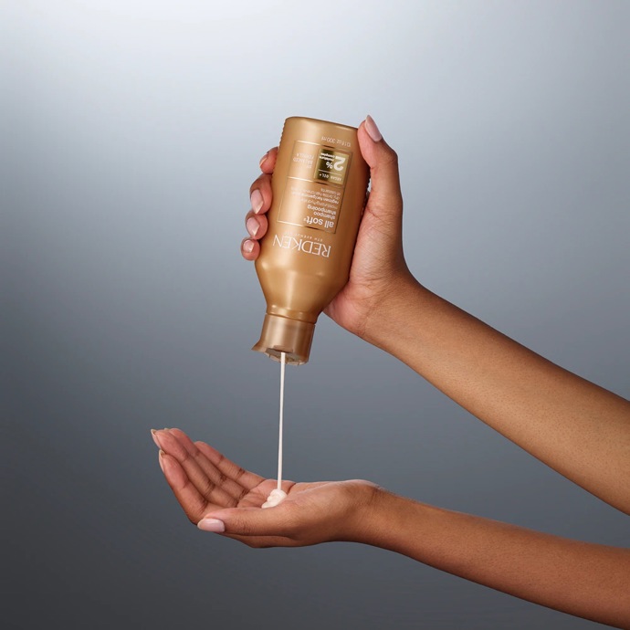 Šampon, Redken, od 489 Kč
Šampon, Redken, od 489 Kč