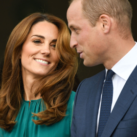 V posledních letech volí Kate světlejší odstíny, které dodávají jejím vlasům objem a přirozený lesk. 
