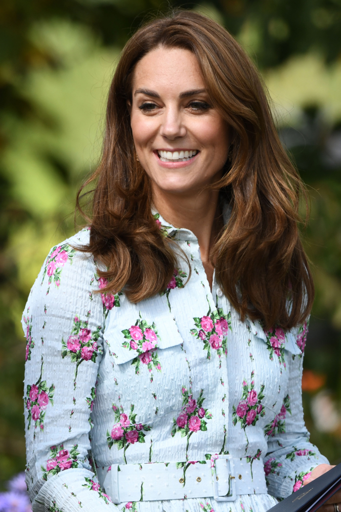 Princezna Kate v odstínu čokoládově hnědé s oříškovými odlesky. Tato barva jí dodává svěží vzhled a příjemně rozjasňuje obličej. 
