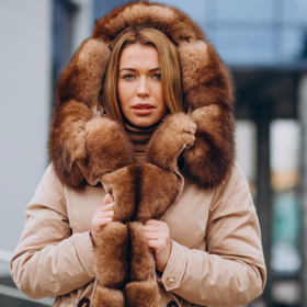 Sice v lehce modernější podobě, ovšem stejně trendy jako před lety. 
