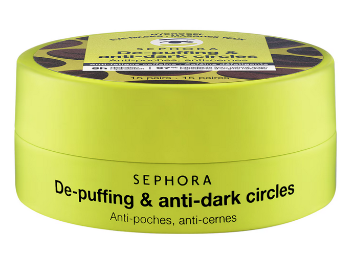 Navraťte svému pohledu záři s maskami na oči SEPHORA COLLECTION De-Puffing Anti-Dark Circles Eye Masks. Tyto masky obohacené o kofein zbavují okolí očí únavy za pouhých 10 minut. Dokonale přiléhají k pokožce, sledují její tvar a přinášejí očnímu okolí svěžest pro jiskrnější a zářivější pohled. 500 Kč
Navraťte svému pohledu záři s maskami na oči SEPHORA COLLECTION De-Puffing Anti-Dark Circles Eye Masks. Tyto masky obohacené o kofein zbavují okolí očí únavy za pouhých 10 minut. Dokonale přiléhají k pokožce, sledují její tvar a přinášejí očnímu okolí svěžest pro jiskrnější a zářivější pohled. 500 Kč