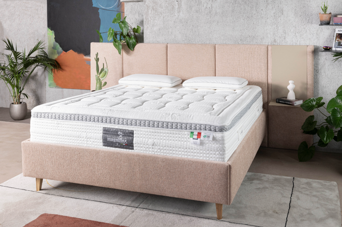 Kvalitní matrace je základ zdravého spaní. Armonia Memoform Dual 12 (Magniflex, 40990 Kč) nejenom zajišťuje správnou oporu těla, ale díky inovativním materiálům, jako je paměťová pěna Memoform, se přizpůsobí křivkám vašeho těla a poskytne maximální relaxaci.
