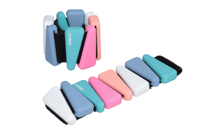 Univerzální silikonové závaží Fitforce SILICONE BRACELET je skvělým pomocníkem pro zpestření tréninku doma, venku i ve fitku. Snadno se připevňuje na kotníky nebo zápěstí a pomáhá zvýšit intenzitu pohybu, spalování kalorií i posílení svalů. Odolný, pružný materiál se příjemně přizpůsobí tělu. 399 Kč
