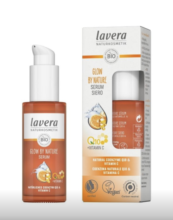 Pleťové sérum Glow by Nature s Q10 a Vit C, Lavera, 619 Kč
