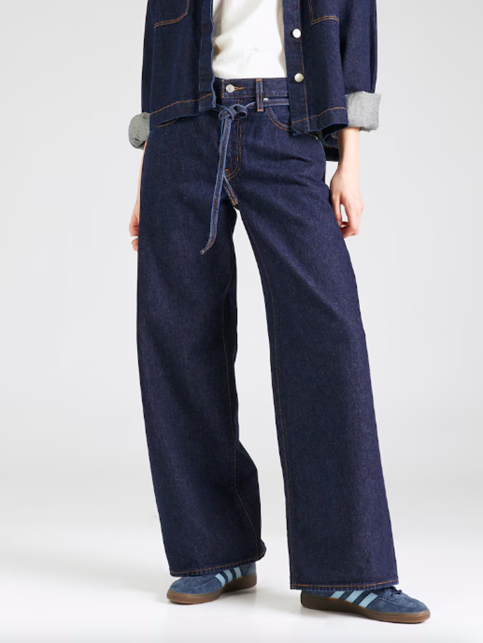 LEVI'S ® Baggy Džíny 2699 Kč
LEVI'S ® Baggy Džíny 2699 Kč