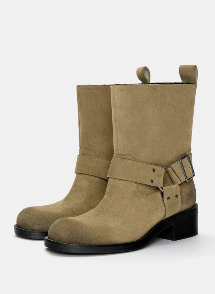 Nízké kozačky, PULL&BEAR, 1 599 Kč
