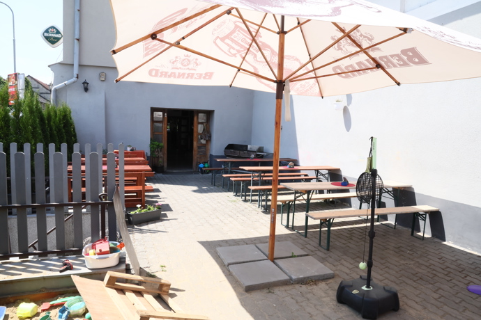 Záběry z natáčení pořadu Ano, šéfe! v restauraci U Jelena
