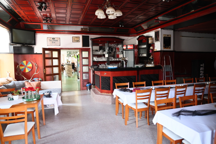 Záběry z natáčení pořadu Ano, šéfe! v restauraci U Jelena
