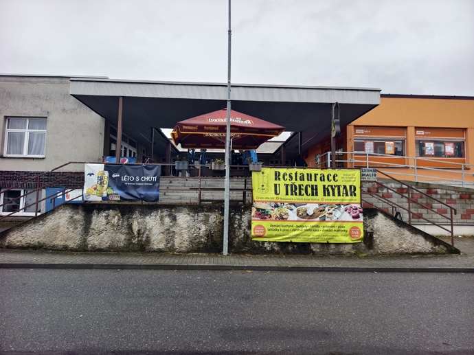 Restaurace U Tří kytar v Košicích u Tábora, která účinkovala v pořadu Ano, šéfe!
Restaurace U Tří kytar v Košicích u Tábora, která účinkovala v pořadu Ano, šéfe!