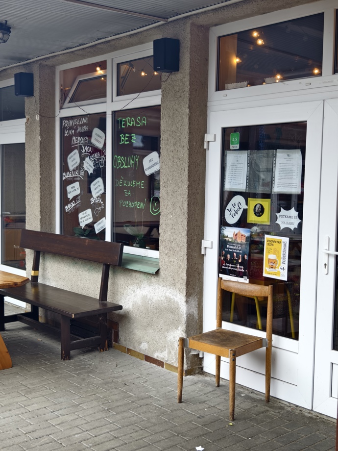 Restaurace U Tří kytar v Košicích u Tábora, která účinkovala v pořadu Ano, šéfe!
Restaurace U Tří kytar v Košicích u Tábora, která účinkovala v pořadu Ano, šéfe!
