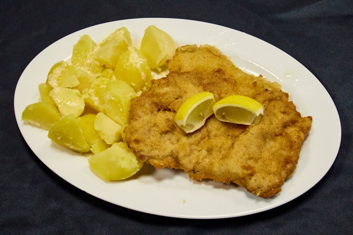 Restaurace U Tří kytar v Košicích u Tábora, která účinkovala v pořadu Ano, šéfe!
Restaurace U Tří kytar v Košicích u Tábora, která účinkovala v pořadu Ano, šéfe!