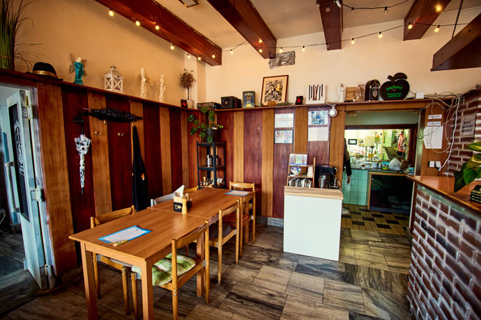 Restaurace U Tří kytar v Košicích u Tábora, která účinkovala v pořadu Ano, šéfe!
Restaurace U Tří kytar v Košicích u Tábora, která účinkovala v pořadu Ano, šéfe!