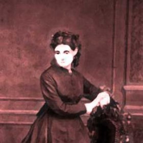 Delphine LaLaurie byla ve společnosti obdivována pro svou dobročinnost. Ve skutečnosti se vyžívala v mučení a zabíjení vlastních otroků
