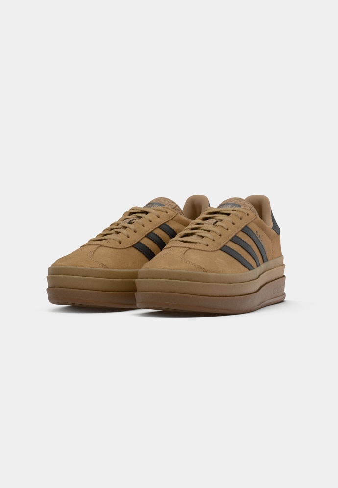 Adidas 2800 Kč
Adidas 2800 Kč