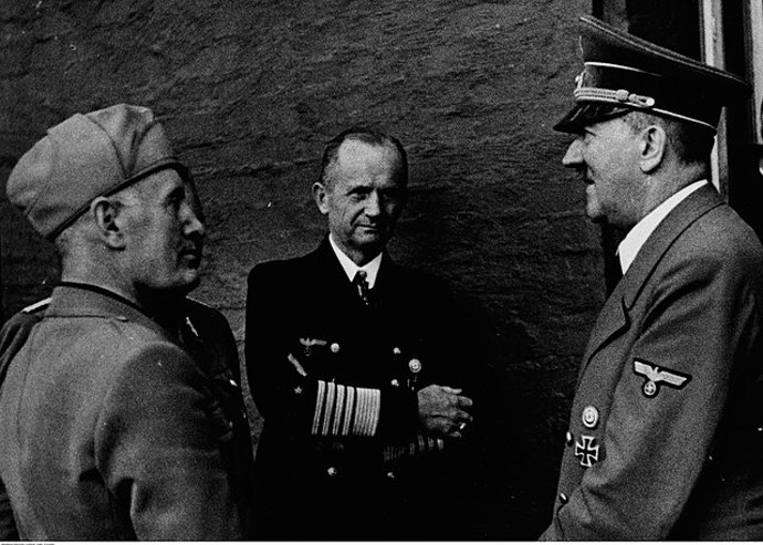 Karl Dönitz, Adolf Hitler a Mussolini
Karl Dönitz, Adolf Hitler a Mussolini