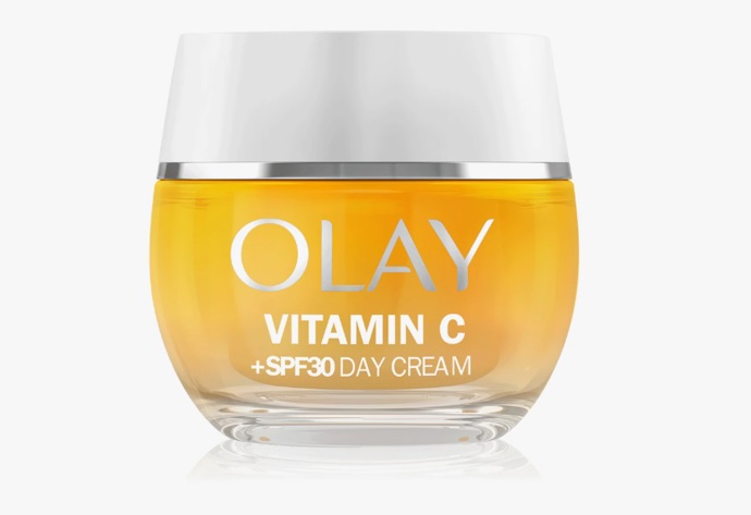 Hydratační denní krém s vitaminem C, Olay, 936 Kč

