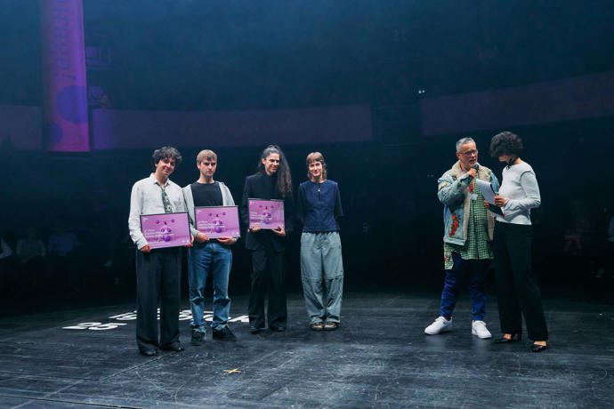 V čele kategorie produktového designu stála Evelien Bracke z Design Museum Gent. Spolu s ní hodnotili například Marc Costantini z kantonského muzea v Lausanne, Anne-Claire Duprat z Fondation d’entreprise Martell, německá designérka Johanna Seelemann a Signe Byrdal Terenziani, ředitelka festivalu 3daysofdesign. Módní kategorii vedl Alexandre Malgouyres, konzultant v oblasti značek a kultury. V porotě dále zasedli Global Fashion Director magazínu 10 Magazine Karen Binns, designér Edward Buchanan, český návrhář Jan Černý a Elisabeth Dieupart, viceprezidentka Executive Search pro region EMEA.
