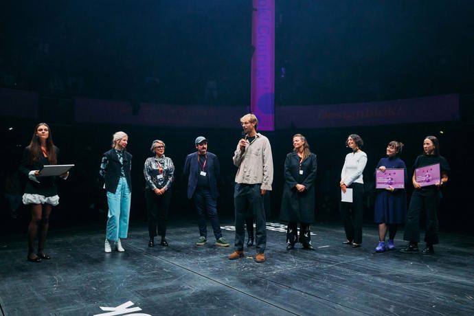 Do jedenáctého ročníku se přihlásilo 197 projektů z 12 zemí a 19 univerzit. Odborné poroty vybraly 30 finalistů: 15 projektů v produktovém designu a 15 v módním designu. Finalisté produktového designu vystavovali v Uměleckoprůmyslovém muzeu v Praze, módní návrhy byly představeny v rámci přehlídek v Nové Spirále na Výstavišti. 
