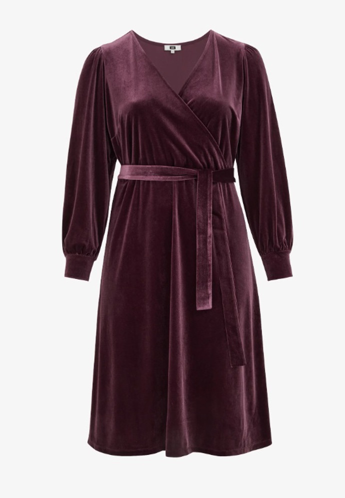 Sametové zavinovací šaty, WE Fashion, 2 069 Kč
