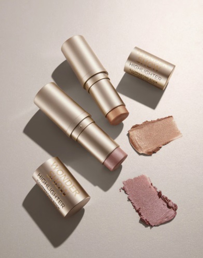Rozjasňující tyčinka, Eveline Cosmetics, 316 Kč
