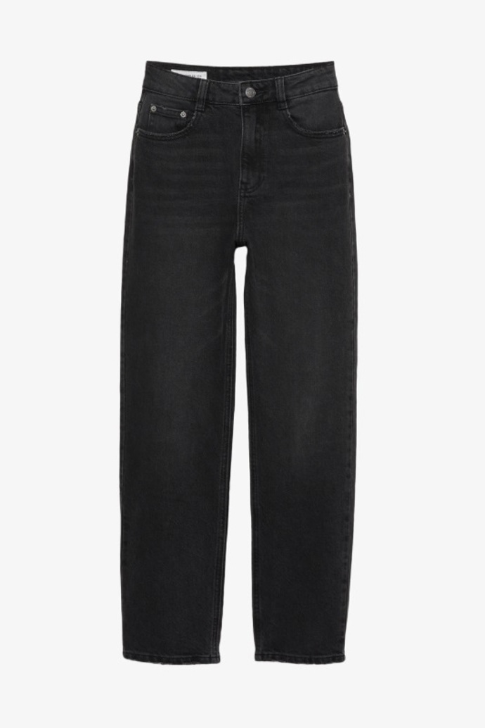Černé džíny s vysokým pasem, PULL&BEAR, 699 Kč
