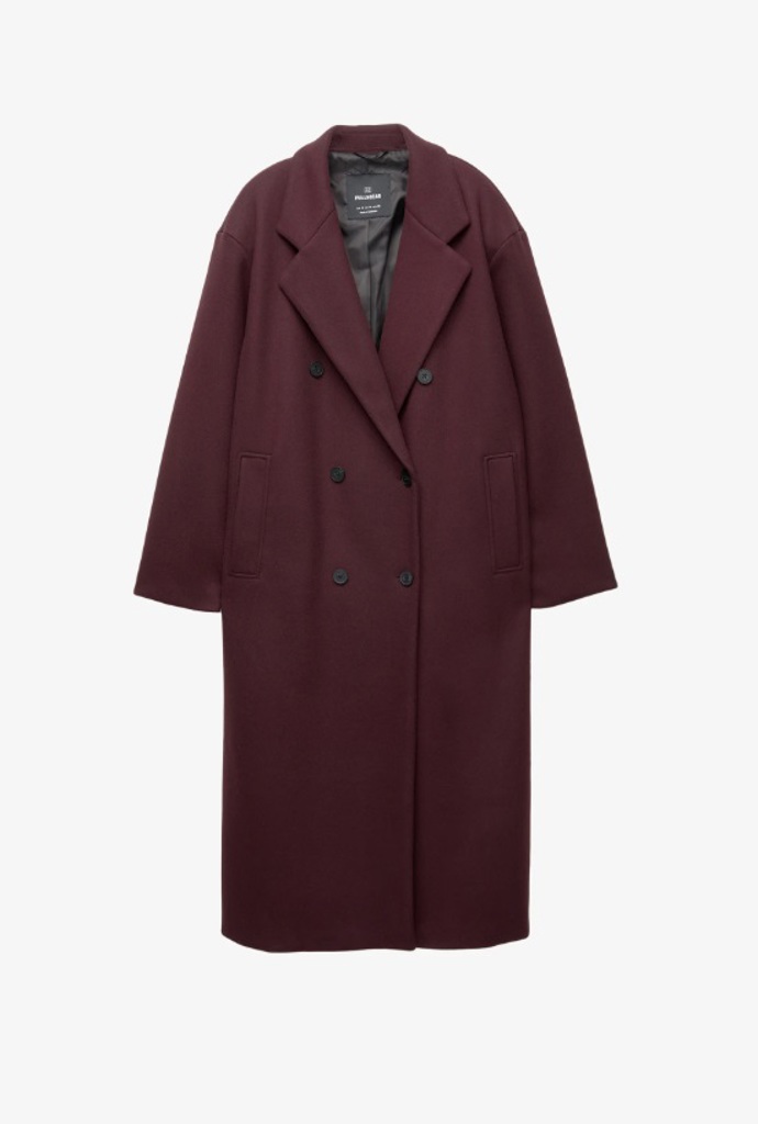 Vínový kabát, PULL&BEAR, 1 499 Kč
