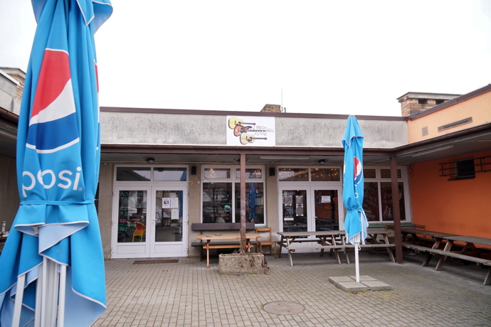 Restaurace U Tří kytar v Košicích u Tábora, která účinkovala v pořadu Ano, šéfe!
Restaurace U Tří kytar v Košicích u Tábora, která účinkovala v pořadu Ano, šéfe!