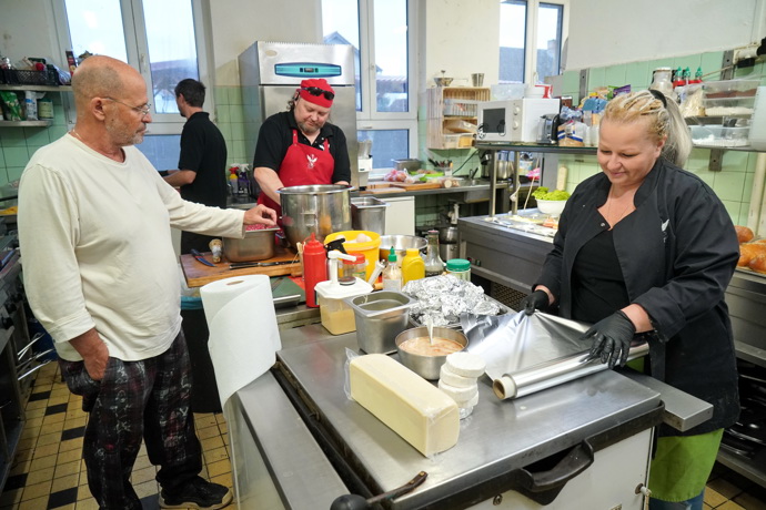 Restaurace U Tří kytar v Košicích u Tábora, která účinkovala v pořadu Ano, šéfe!
Restaurace U Tří kytar v Košicích u Tábora, která účinkovala v pořadu Ano, šéfe!