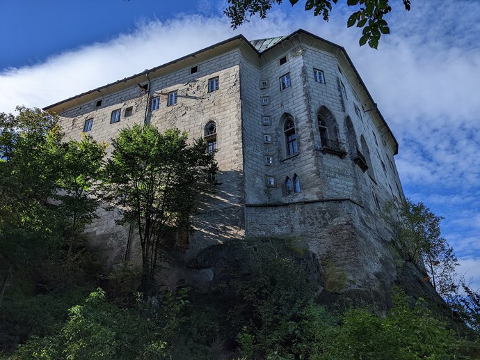 Hrad Houska na fotografii z roku 2023
