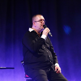 Richard stále koncertuje a nahrává nové desky
