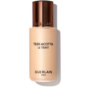 24H lehký rozjasňující make-up, Guerlain, 1539 Kč
