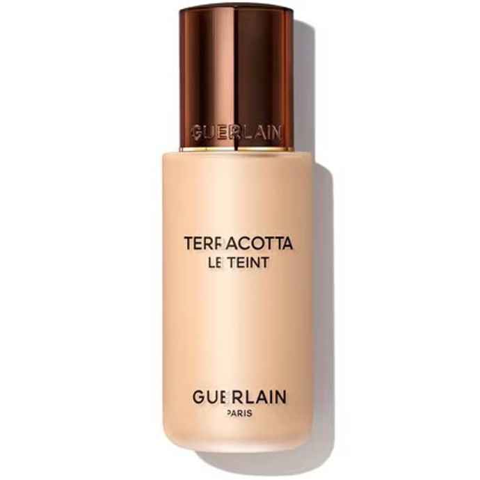 24H lehký rozjasňující make-up, Guerlain, 1539 Kč
