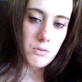 Samantha Lewthwaite, přezdívaná „bílá vdova“, vdova po sebevražedném atentátníkovi Germaine Lindsayovi, který se 7. července 2005 odpálil v londýnském metru a zabil 26 lidí, může být jednou z členek teroristické buňky stojící za masakrem v nákupním centru v Nairobi.
