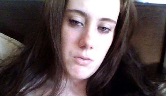 Samantha Lewthwaite, přezdívaná „bílá vdova“, vdova po sebevražedném atentátníkovi Germaine Lindsayovi, který se 7. července 2005 odpálil v londýnském metru a zabil 26 lidí, může být jednou z členek teroristické buňky stojící za masakrem v nákupním centru v Nairobi.
Samantha Lewthwaite, přezdívaná „bílá vdova“, vdova po sebevražedném atentátníkovi Germaine Lindsayovi, který se 7. července 2005 odpálil v londýnském metru a zabil 26 lidí, může být jednou z členek teroristické buňky stojící za masakrem v nákupním centru v Nairobi.