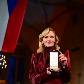 Anna Geislerová v róbě od značky Anamé
