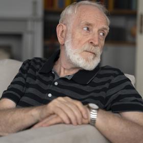 Pan Roman si vzal svou ženu z lásky. Opravdu ano. Možná to neviděl nebo neměl pocit, že to neustojí. Jeho manželka je hodná, ale dělá jednu věc, která mu velmi vadí. Zejména v poslední době.
