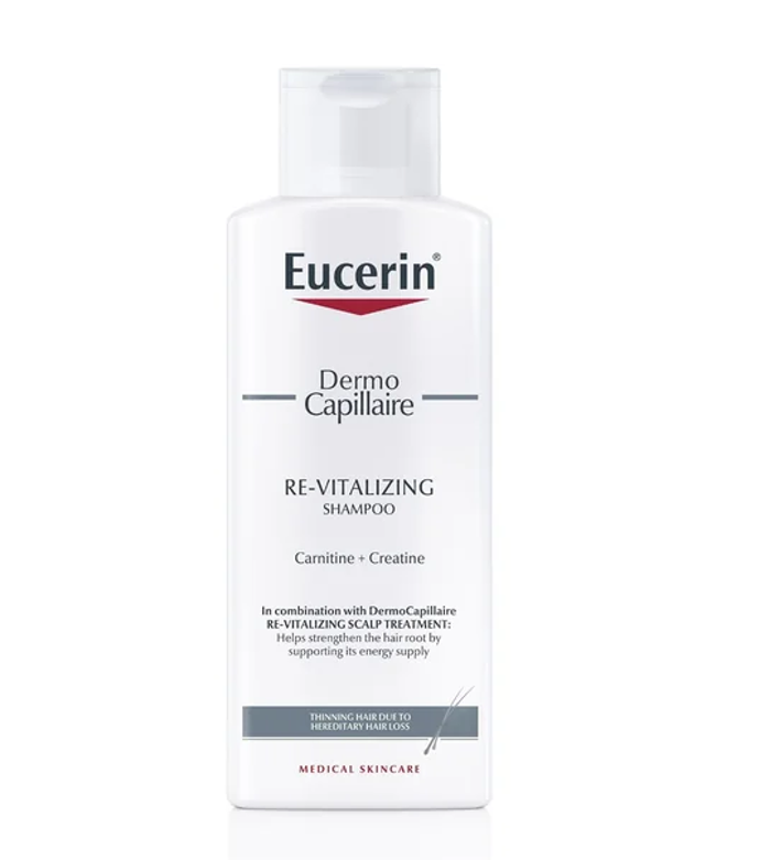 Eucerin Dermocapillaire Šampon proti vypadávání vlasů byl speciálně vyvinut pro osoby, které trápí řídnutí vlasů způsobené dědičně podmíněným vypadáváním vlasů. 445 Kč
