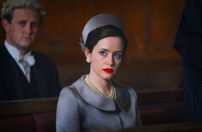 Záběry z britské minisérie Skandál po britsku, kde Margaret Campbell, vévodkyni z Argyllu ztvárnila Claire Foy

