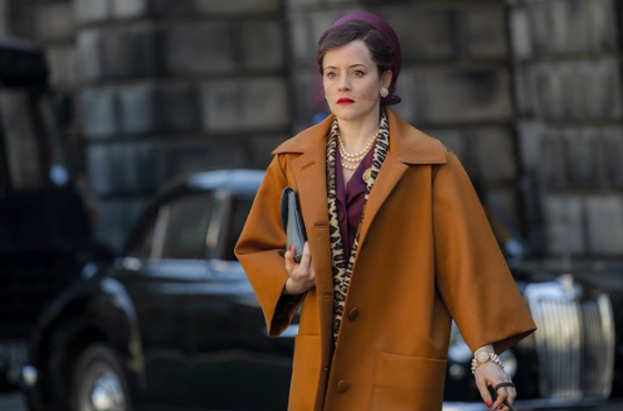 Záběry z britské minisérie Skandál po britsku, kde Margaret Campbell, vévodkyni z Argyllu ztvárnila Claire Foy
