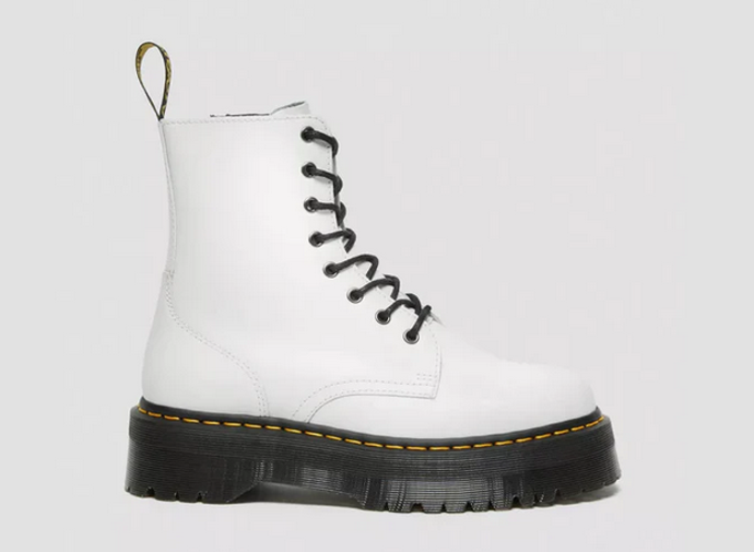Bílé kotníkové boty Dr. Martens Jadon, 4792 Kč
Bílé kotníkové boty Dr. Martens Jadon, 4792 Kč