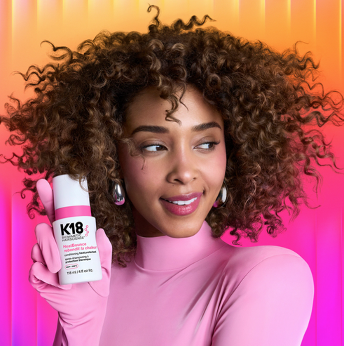 K18 HeatBounce Conditioning Heat Protectant rozčesává, zjemňuje a poskytuje ještě silnější tepelnou ochranu než dřív, a zajišťuje tak o 85 % menší lámavost vlasů po fénování. 1300 Kč
K18 HeatBounce Conditioning Heat Protectant rozčesává, zjemňuje a poskytuje ještě silnější tepelnou ochranu než dřív, a zajišťuje tak o 85 % menší lámavost vlasů po fénování. 1300 Kč