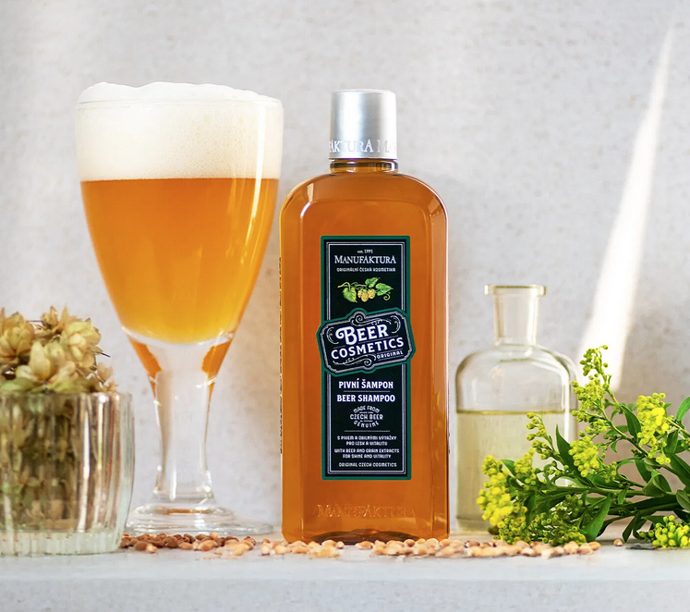 Regenerační pivní šampon obsahuje pravé české pivo, výtažky z chmelu a ječmene a mandlový olej pro krásný lesk, sílu a objem vlasů. 239 Kč
Regenerační pivní šampon obsahuje pravé české pivo, výtažky z chmelu a ječmene a mandlový olej pro krásný lesk, sílu a objem vlasů. 239 Kč