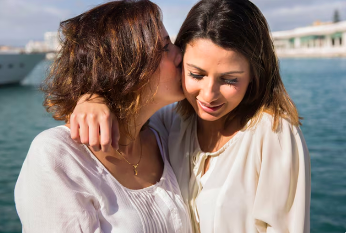 A když přijde, převrátí život vzhůru nohama, i kdyby byl do té doby sebevíc uspořádaný.
A když přijde, převrátí život vzhůru nohama, i kdyby byl do té doby sebevíc uspořádaný.