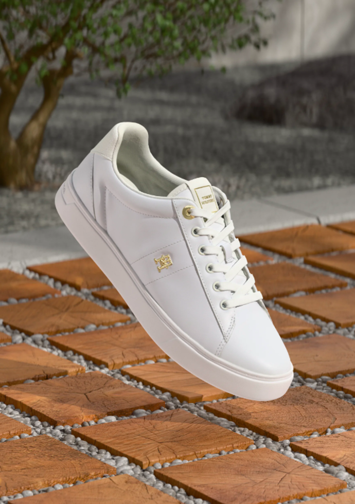 Bílé tenisky, Tommy Hilfiger, 2790 Kč
Bílé tenisky, Tommy Hilfiger, 2790 Kč