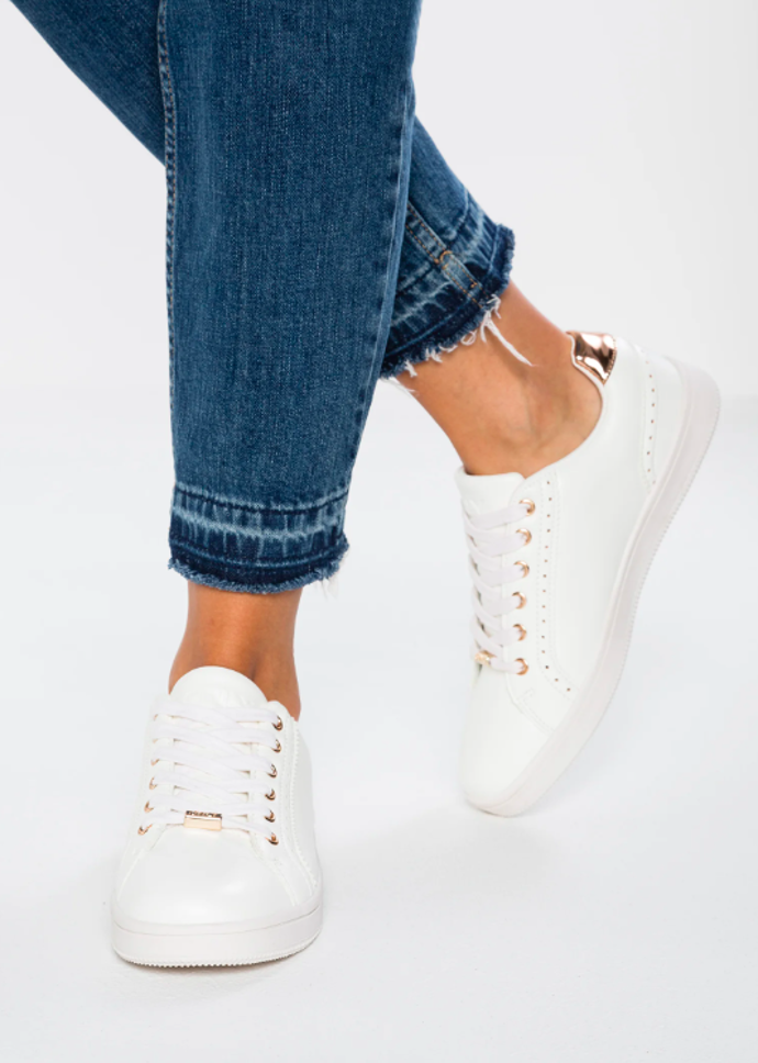 Bílé tenisky, ONLY SHOES, 880 Kč
Bílé tenisky, ONLY SHOES, 880 Kč