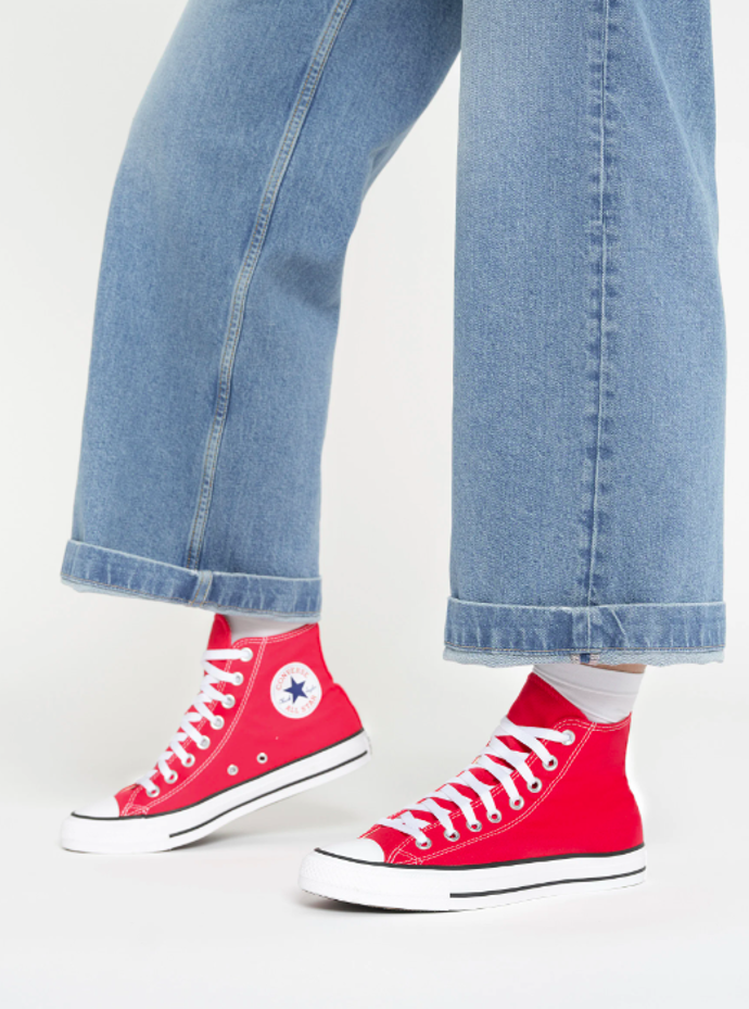 Tenisky, Converse, 1800 Kč
Tenisky, Converse, 1800 Kč