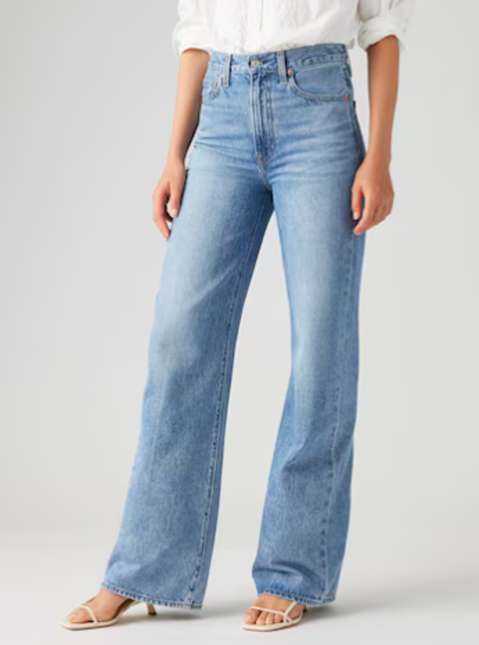 LEVI'S ® Baggy Džíny 2879 Kč
LEVI'S ® Baggy Džíny 2879 Kč